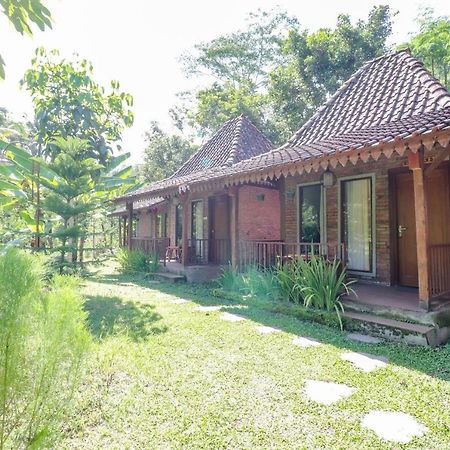 Balkondes Kenalan Hotel Magelang Ngoại thất bức ảnh