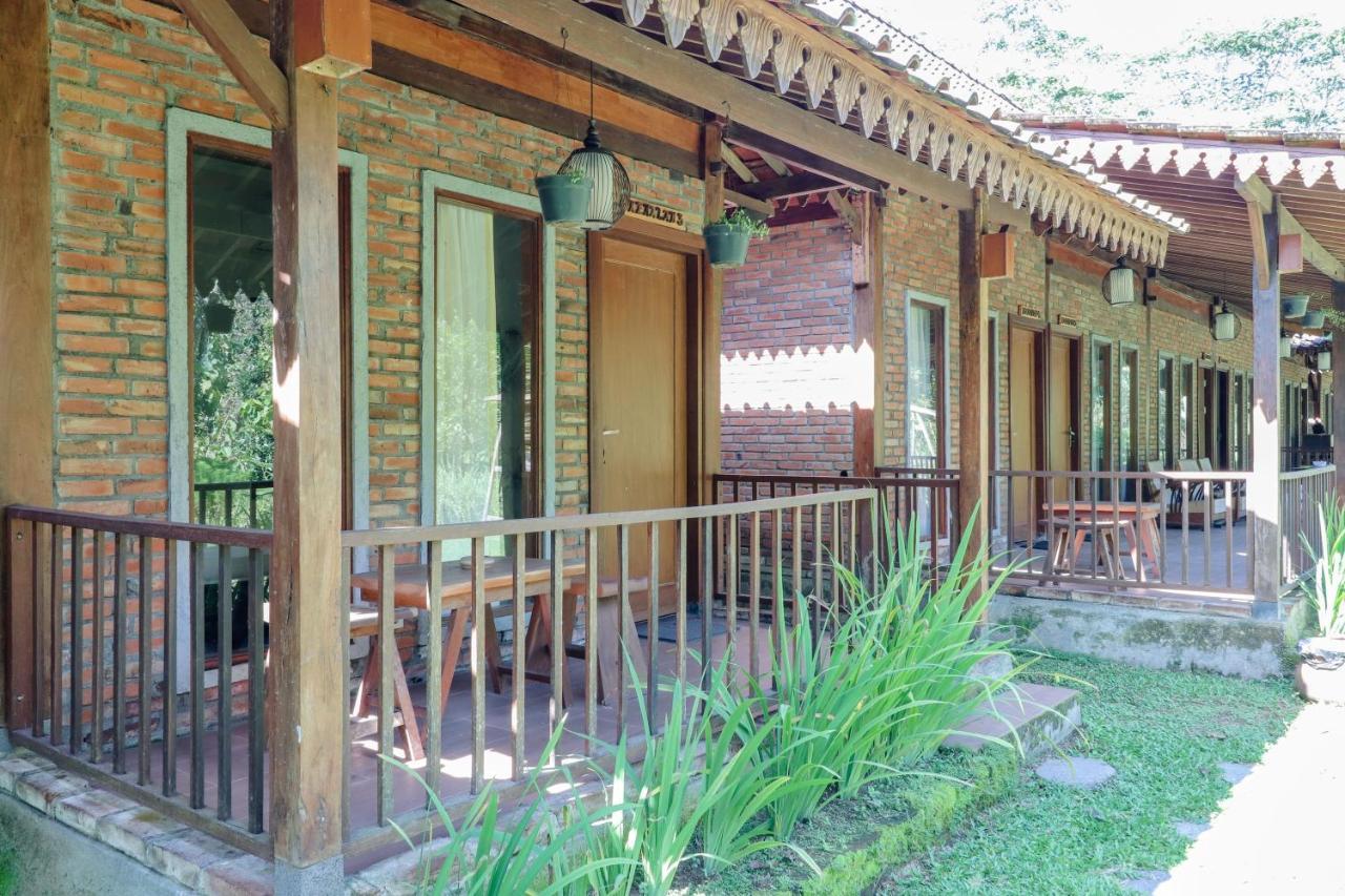 Balkondes Kenalan Hotel Magelang Ngoại thất bức ảnh