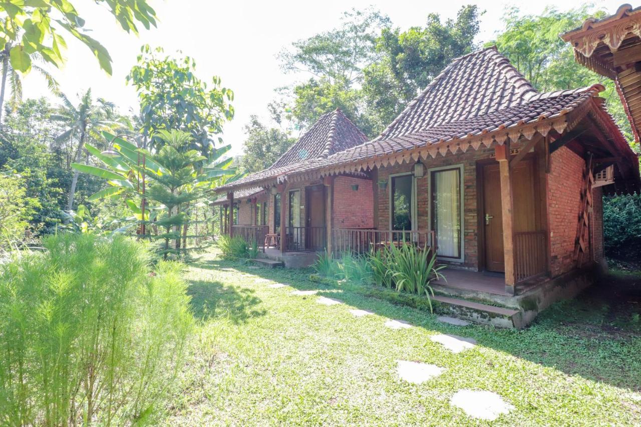Balkondes Kenalan Hotel Magelang Ngoại thất bức ảnh