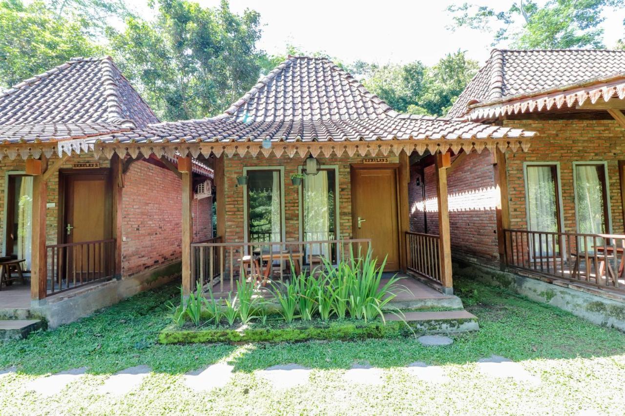 Balkondes Kenalan Hotel Magelang Ngoại thất bức ảnh