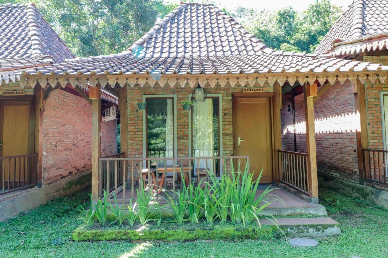 Balkondes Kenalan Hotel Magelang Ngoại thất bức ảnh