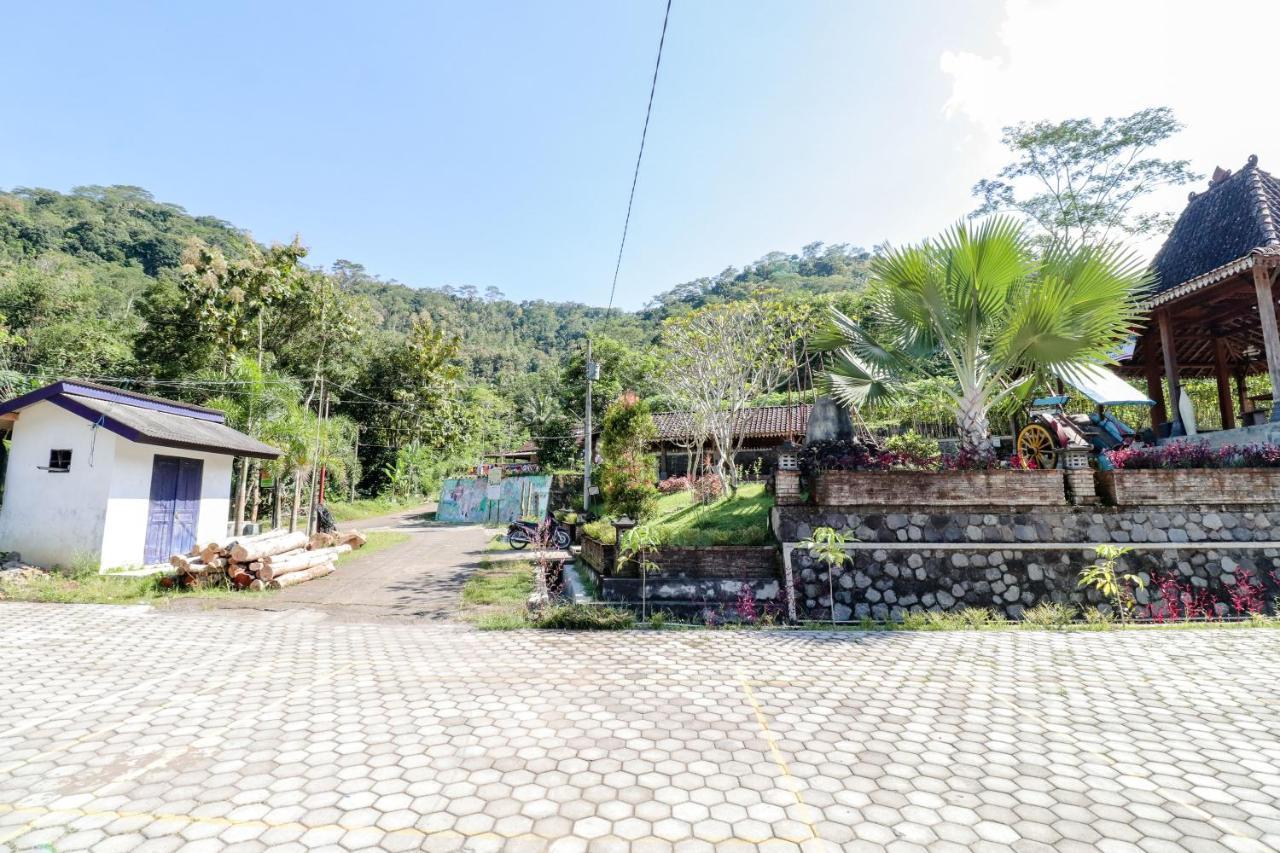Balkondes Kenalan Hotel Magelang Ngoại thất bức ảnh