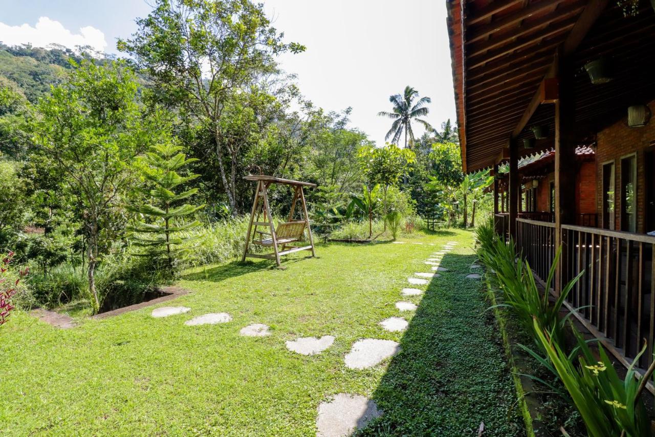 Balkondes Kenalan Hotel Magelang Ngoại thất bức ảnh