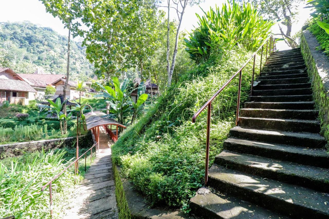 Balkondes Kenalan Hotel Magelang Ngoại thất bức ảnh